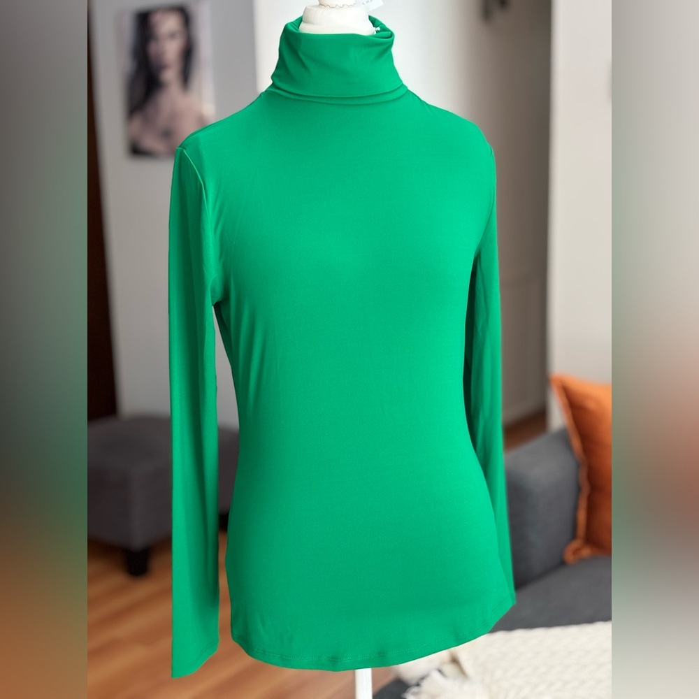 New York & Company Emerald Green Turtleneck